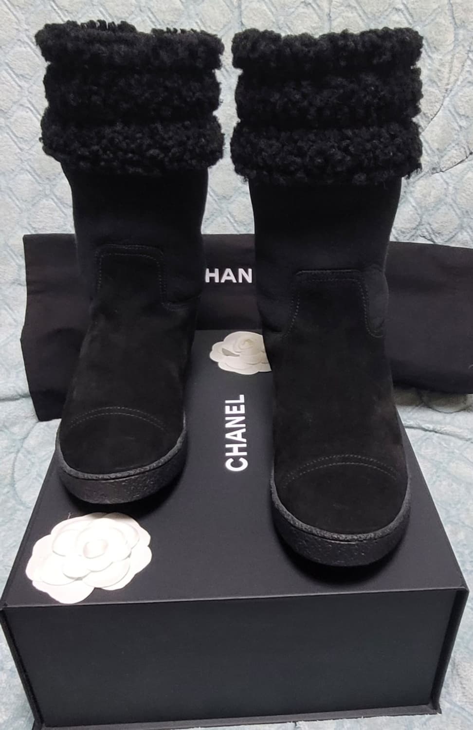 [정품] 샤넬 부츠 세무 양가죽 블랙 사이즈 38.5 (여성용) 한정판 상품이미지4