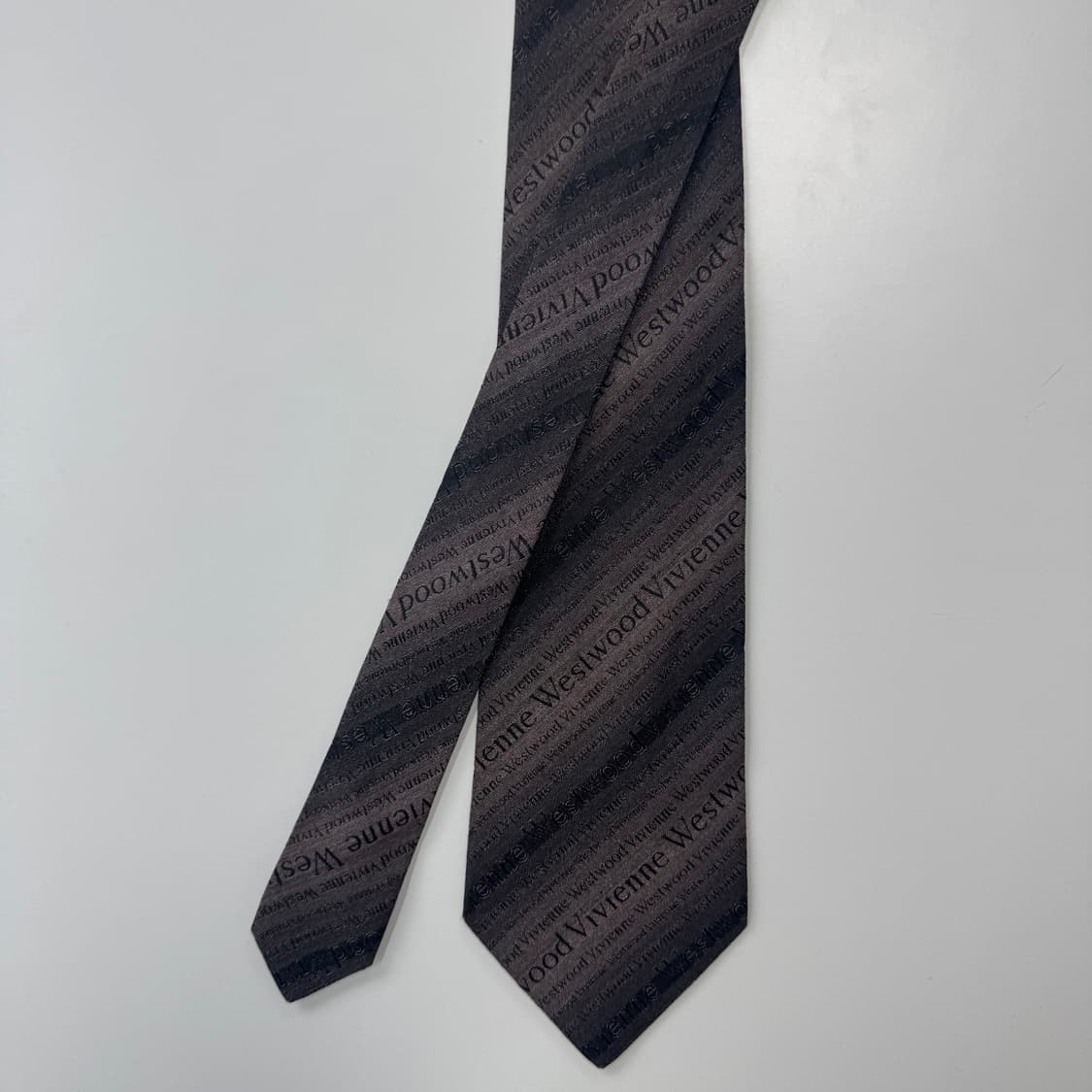 비비안웨스트우드 정품 명품 영문 모노그램 넥타이(Vivienne) 상품이미지1
