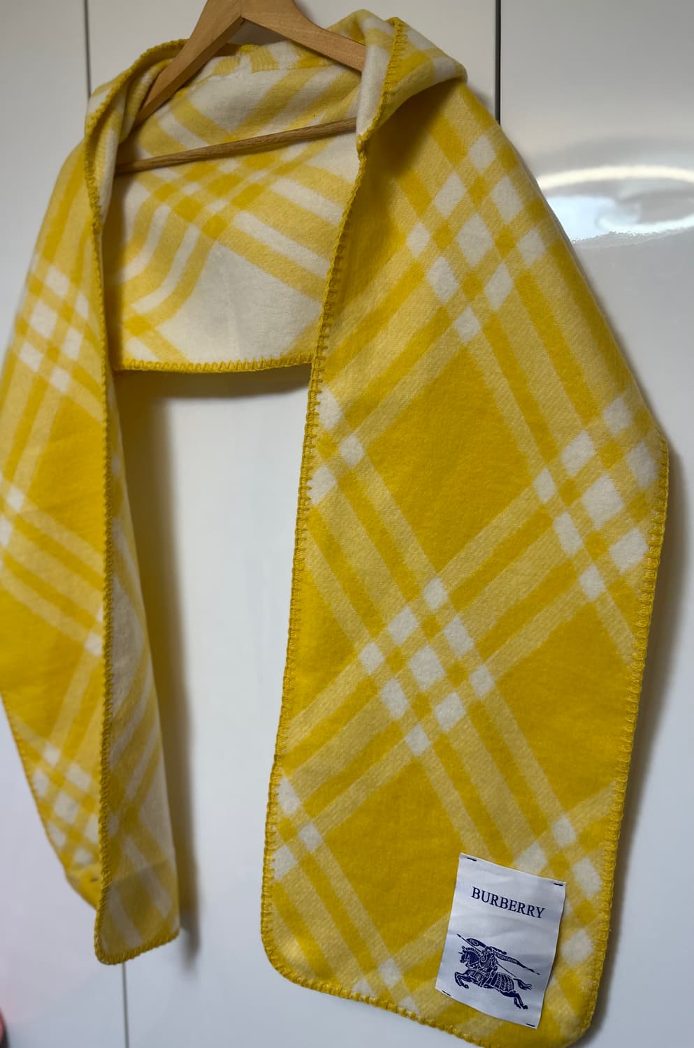 버버리 옐로우 체크 울후드머플러 남여공용 상품이미지3