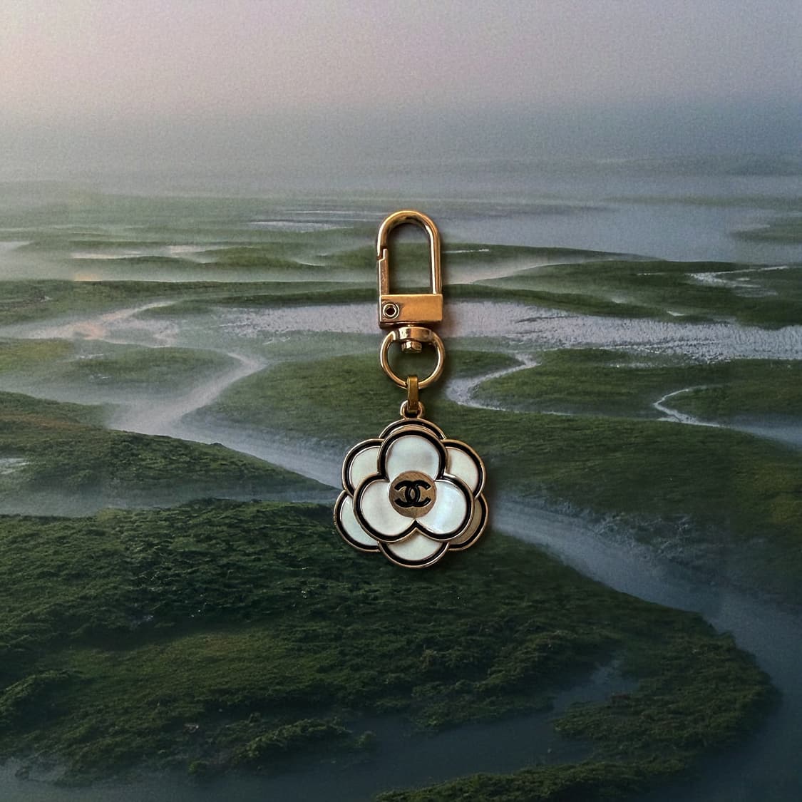 샤넬 화이트 까멜리아 골드 키링 업사이클링  상품이미지1