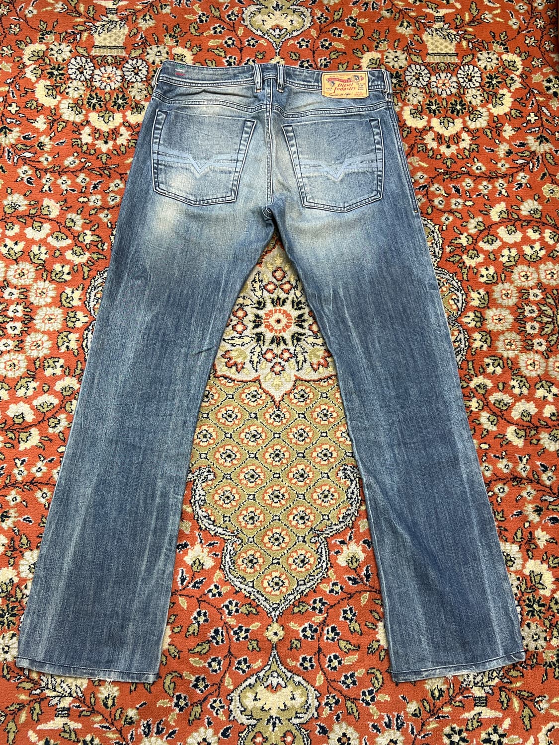 [32] 디젤 자티니 부츠컷 플레어진 데님 팬츠 상품이미지2