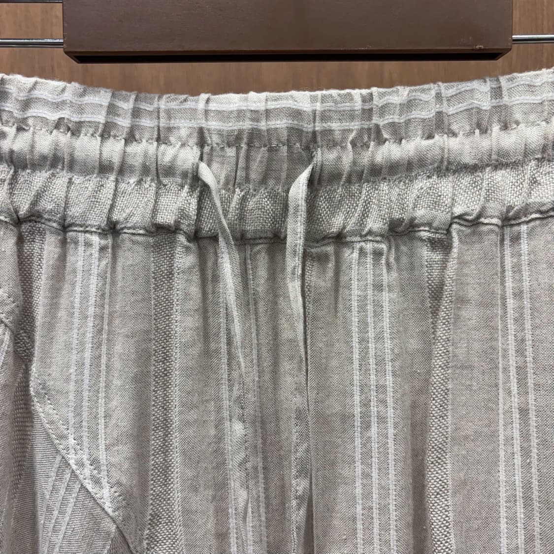 도나카란 뉴욕 스트라이프 롱 스커트 밴딩 스트링 언밸런스 밑단 베이지 상품이미지6