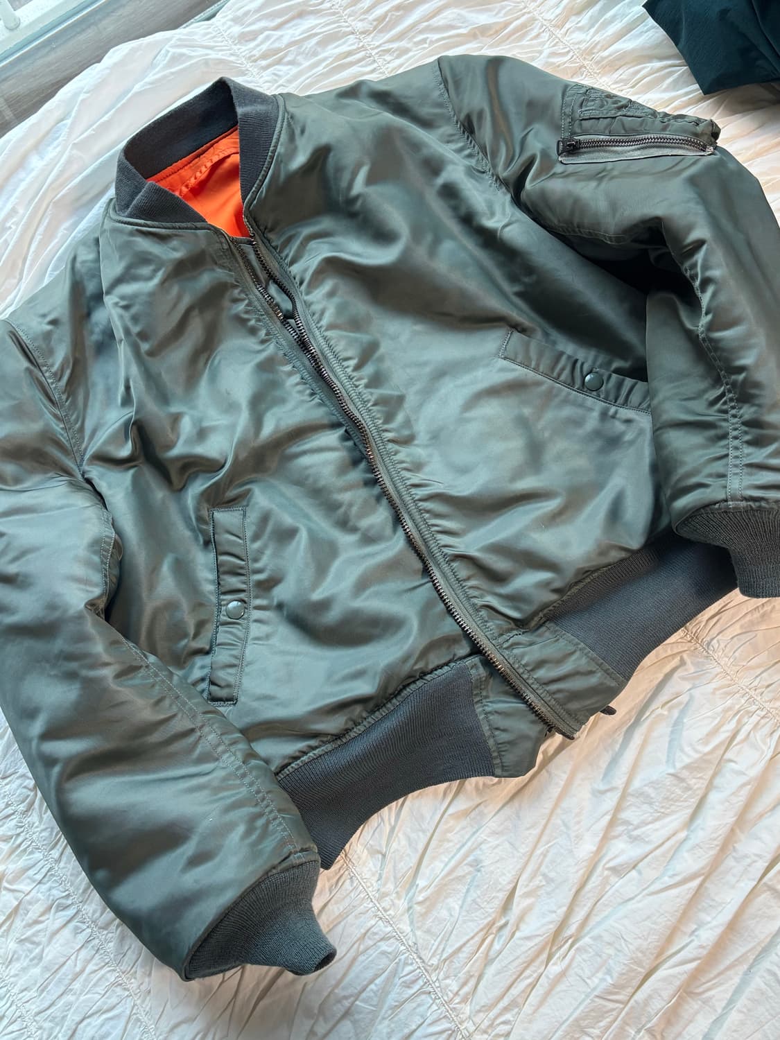 오리지널ma-1 L size 판매합니다. 상품이미지1