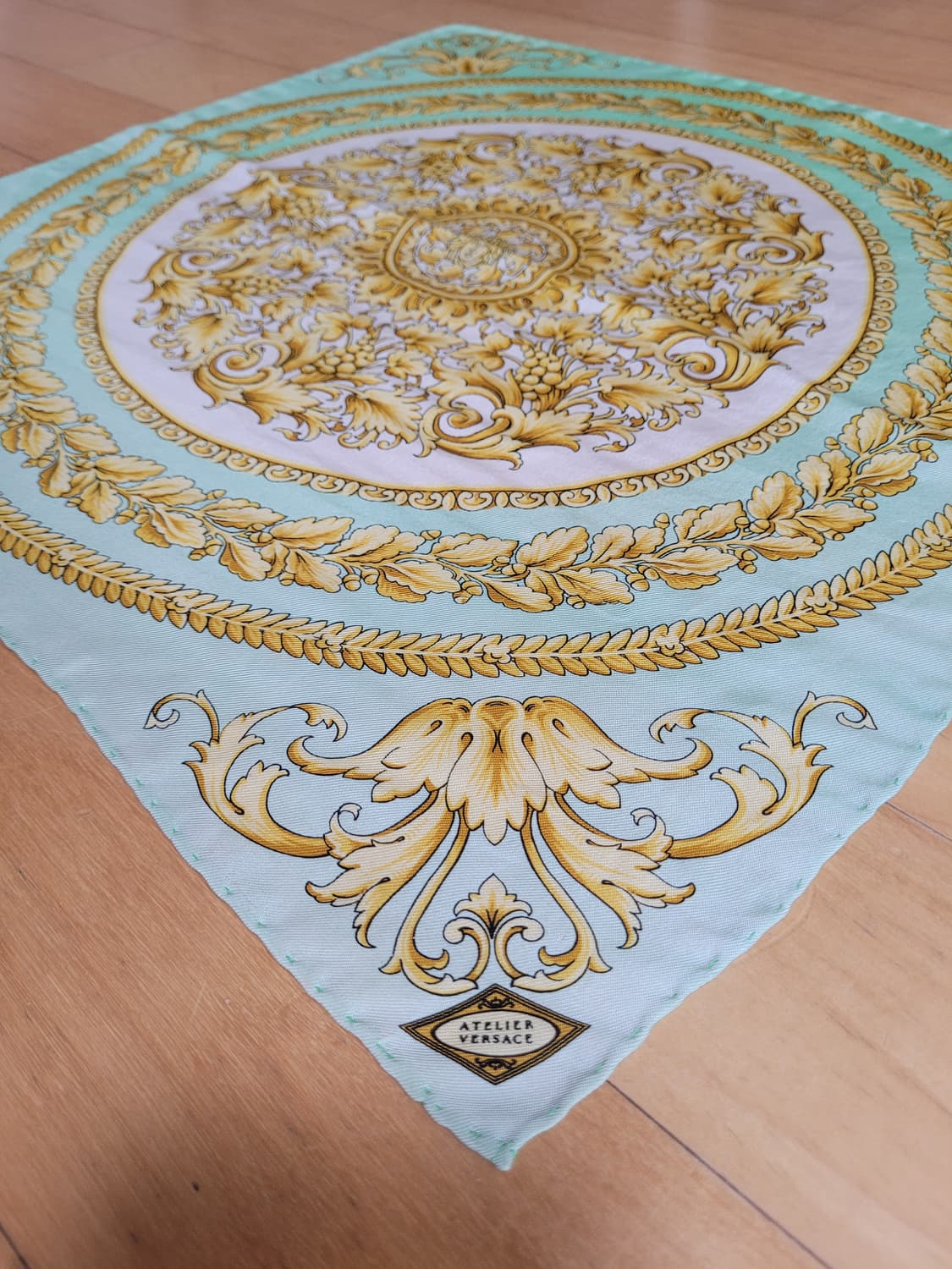 정품 베르사체 실크 스카프 상품이미지3