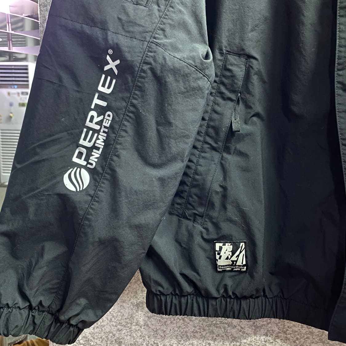 디스이즈네버댓 스몰로고 블랙 트랙자켓 B3840 상품이미지3