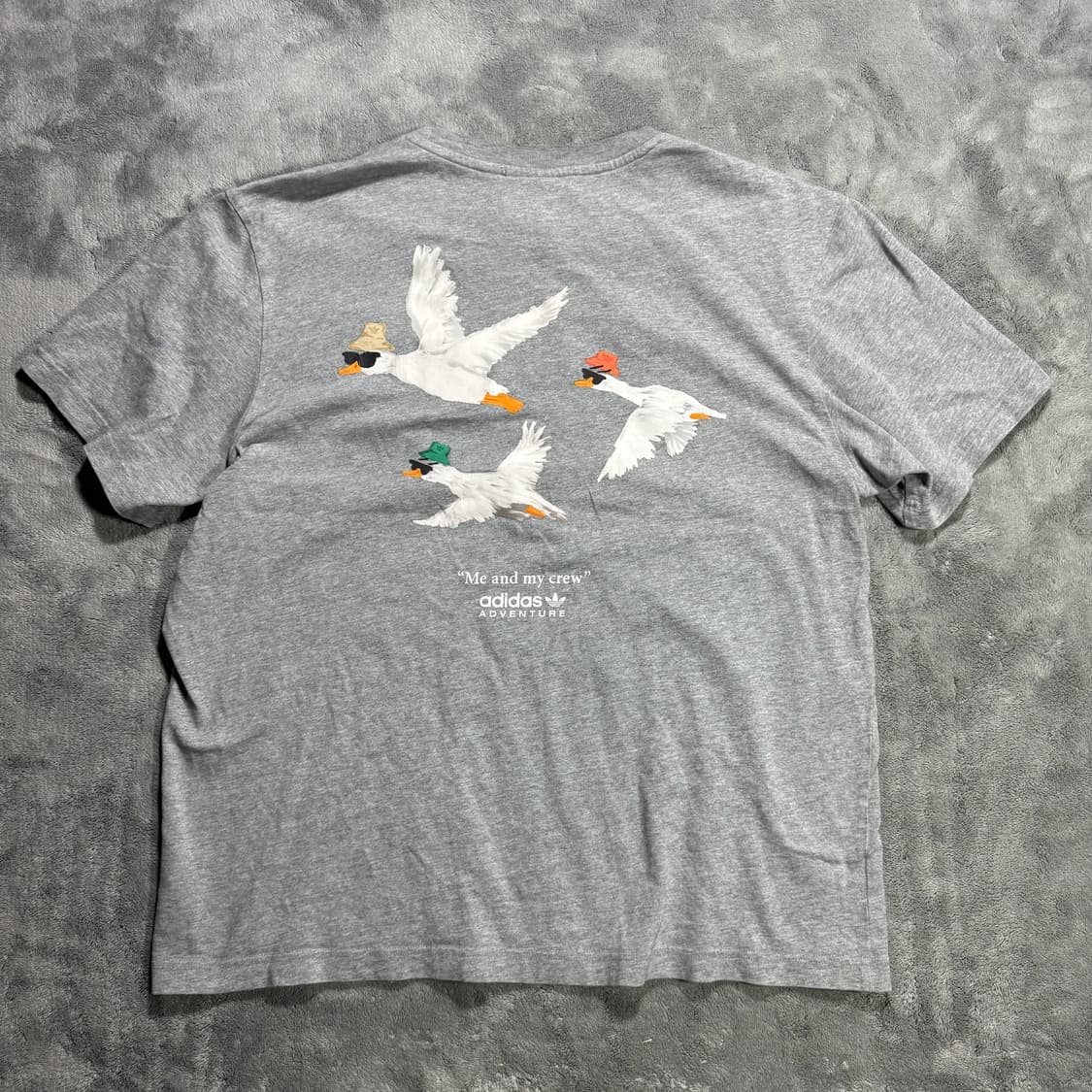 아디다스 어드벤처 오리 그래픽 반팔티 회색 상품이미지1