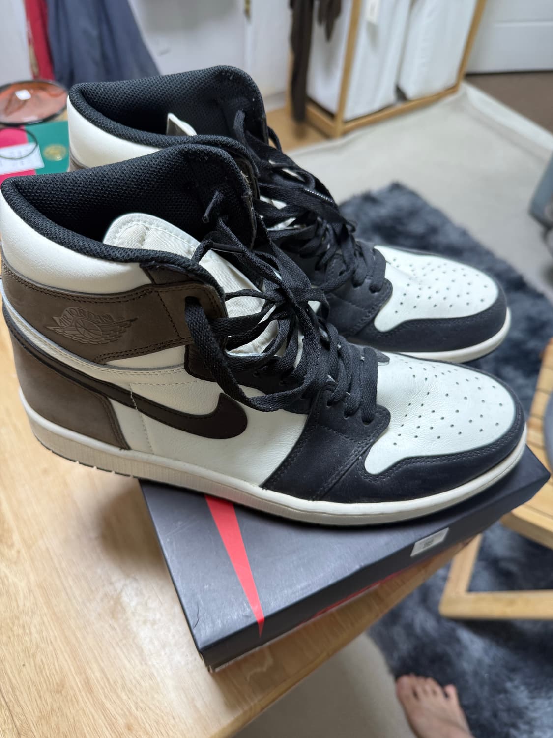 조던 1 레트로 하이 모카 상품이미지2