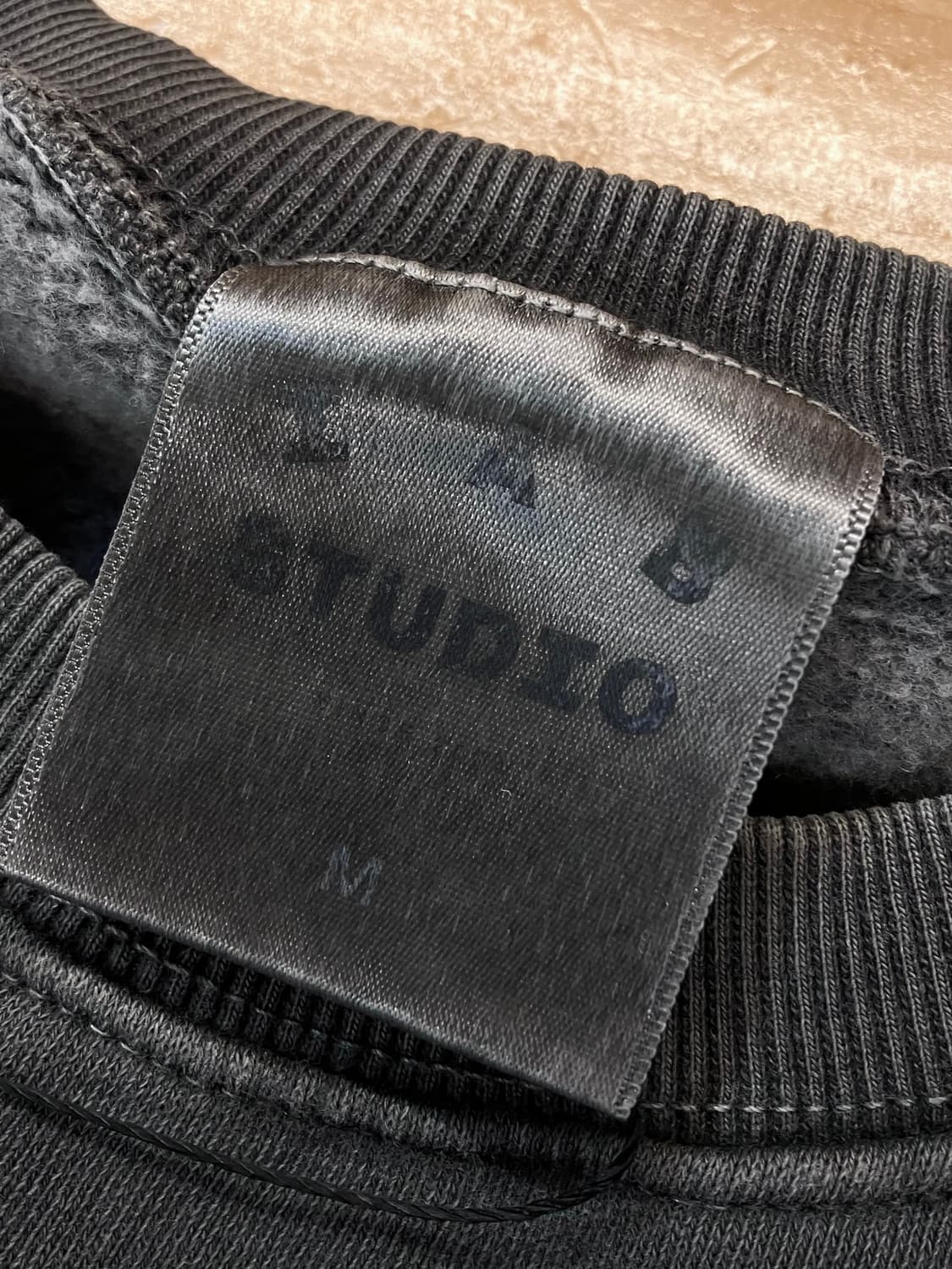 아이앱 스튜디오 기모 맨투맨 차콜 M #csz3523 상품이미지5