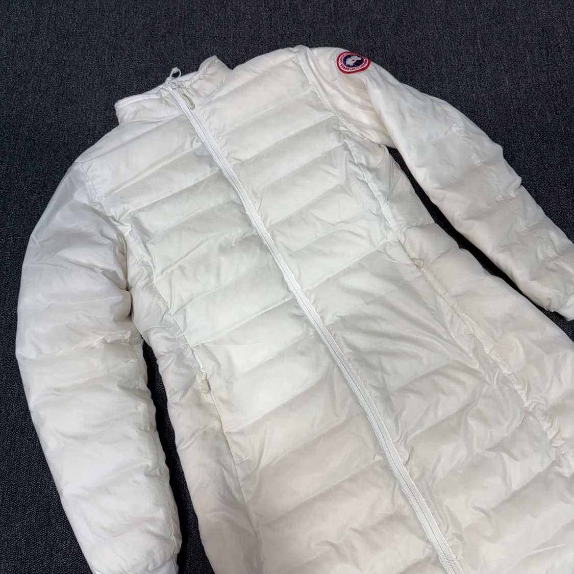 캐나다구스 여성 화이트 롱패딩 상품이미지2