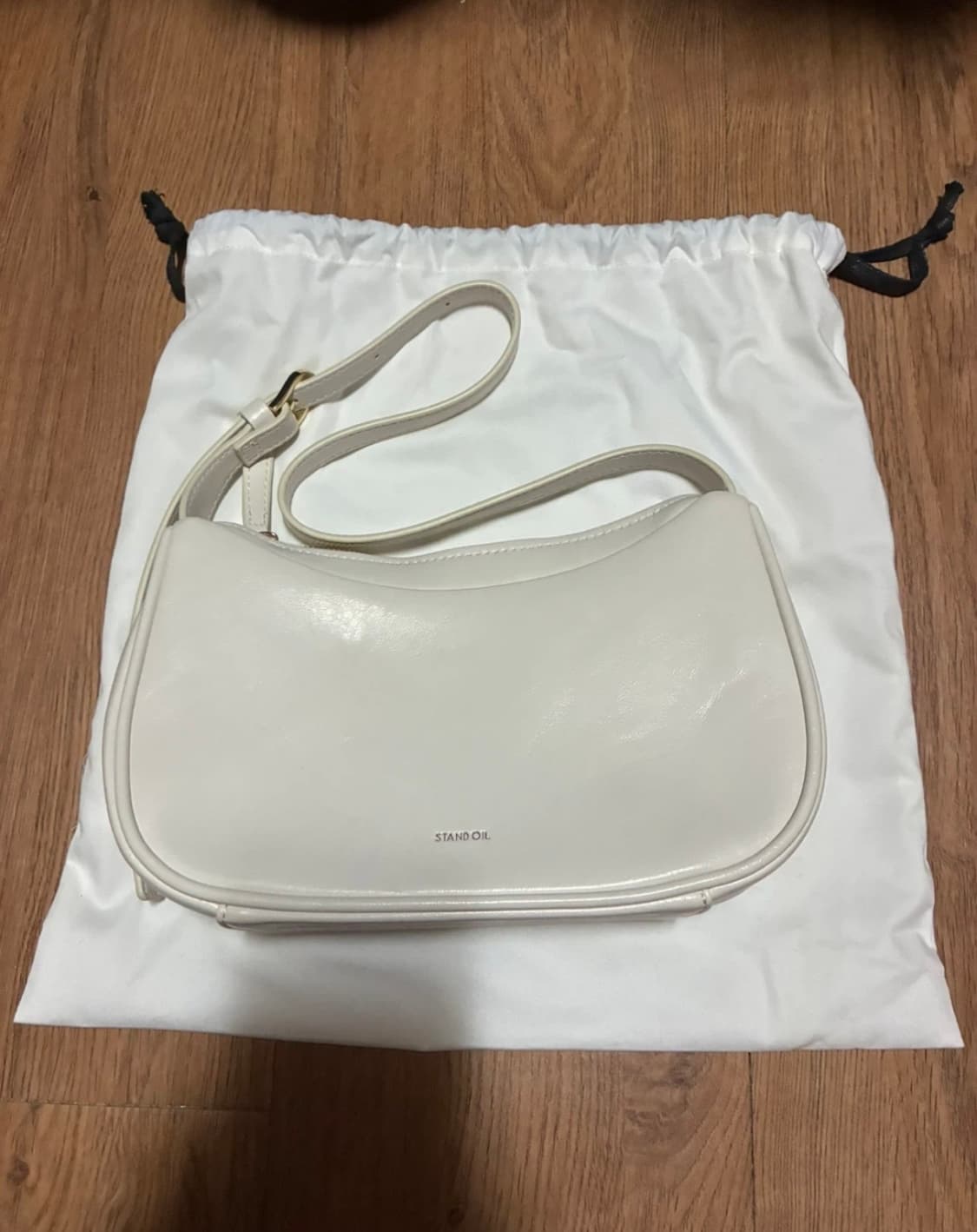 스탠드오일 보우백 미니 크림 상품이미지1