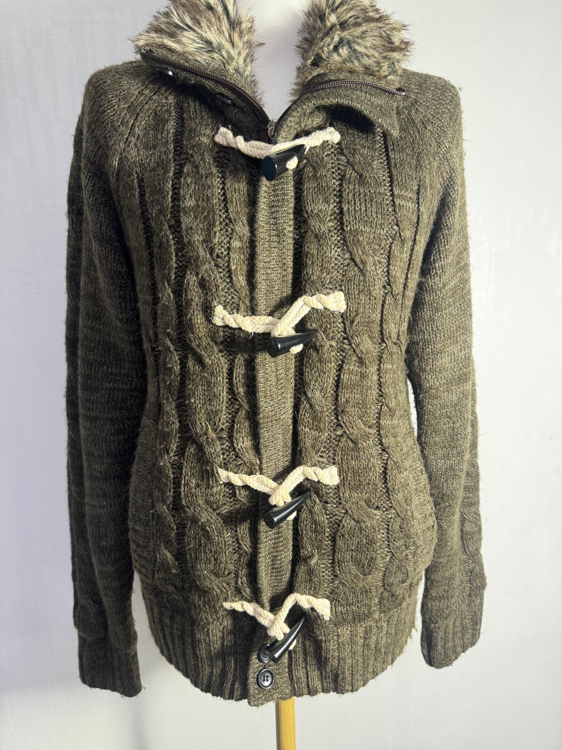 Sorridere 퍼 칼라 토글 니트집업 y2k 상품이미지6