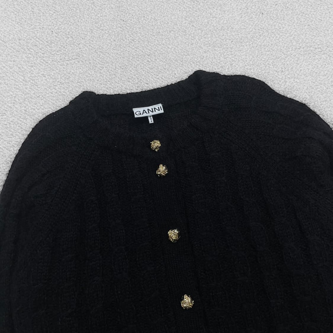 가니 Ganni 케이블 퍼프 가디건 블랙 상품이미지2