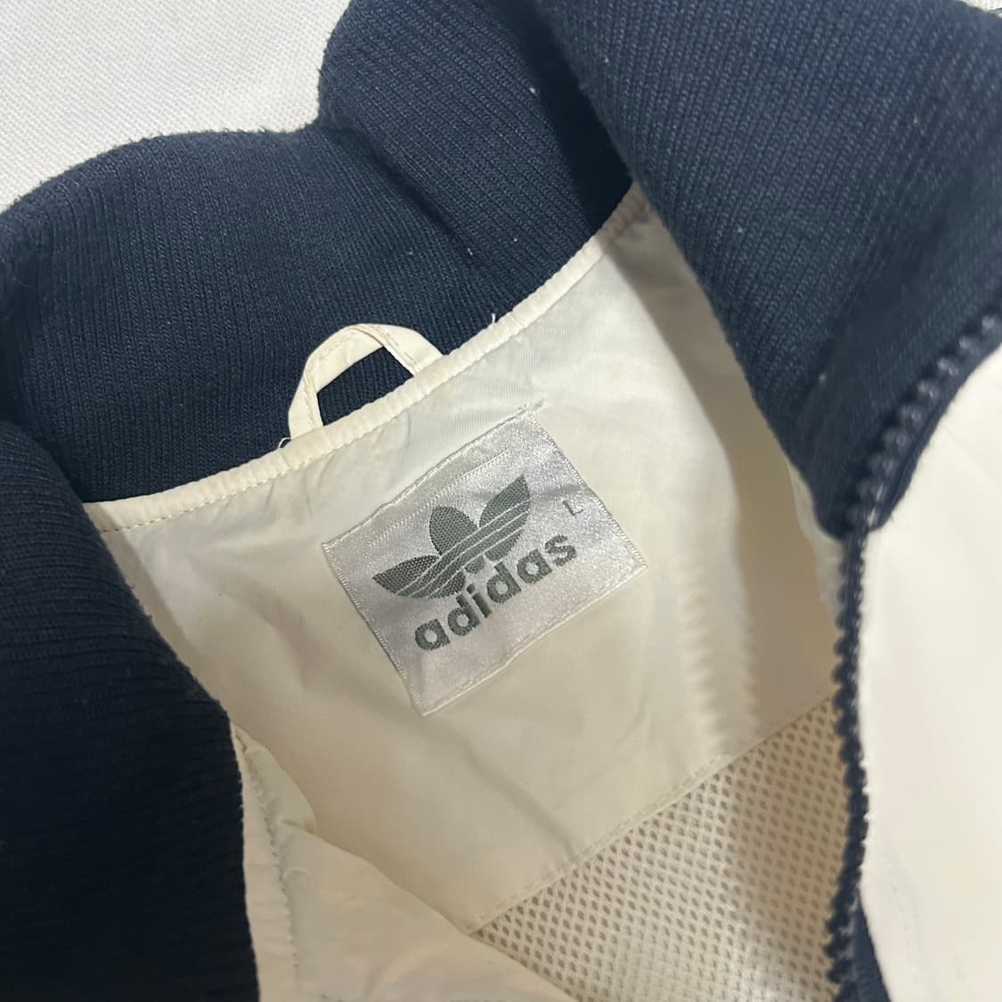 L 아디다스 화이트 바람막이 상품이미지4