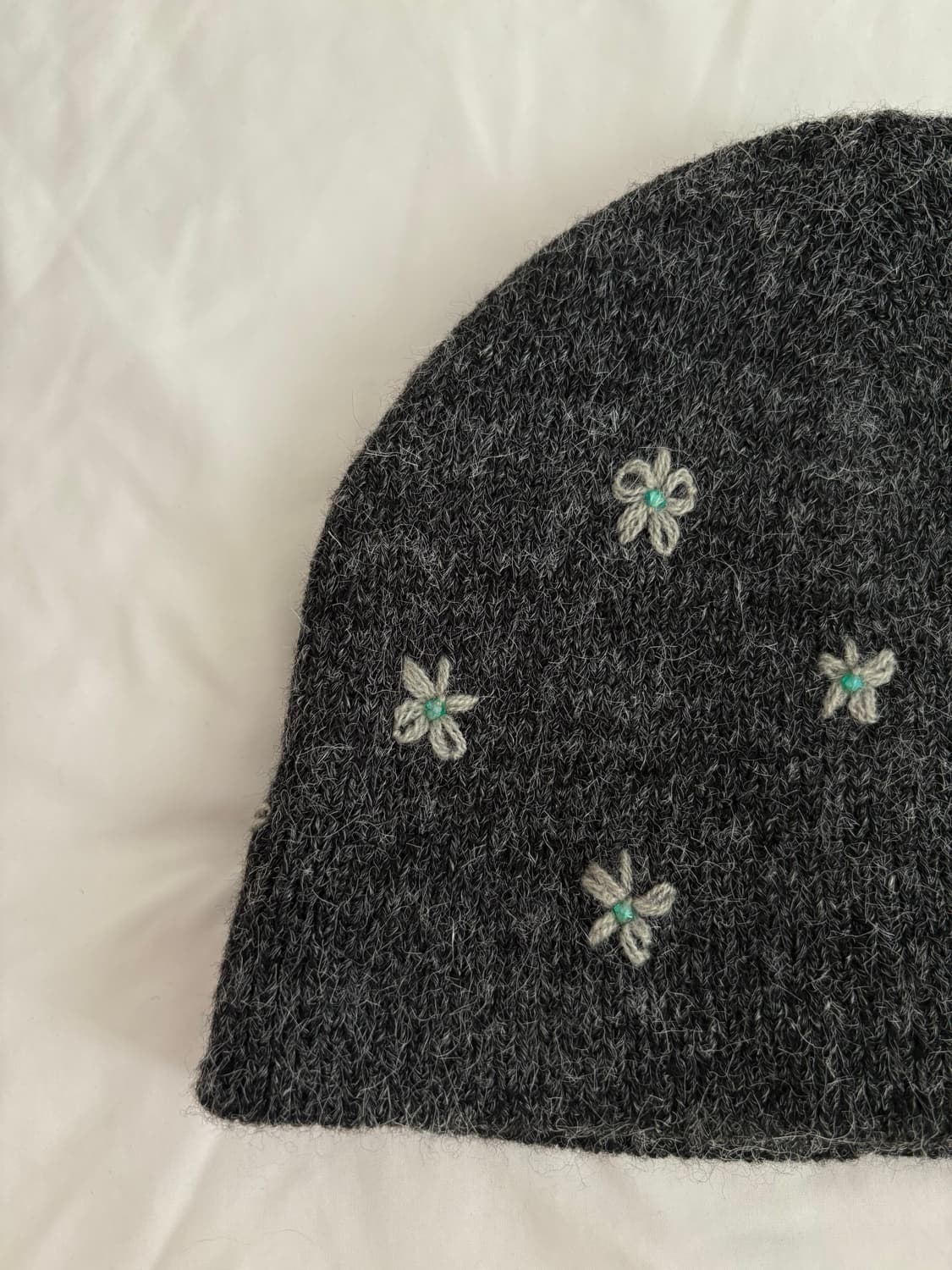 flower beads beanie 꽃 비즈 자수 비니 상품이미지4
