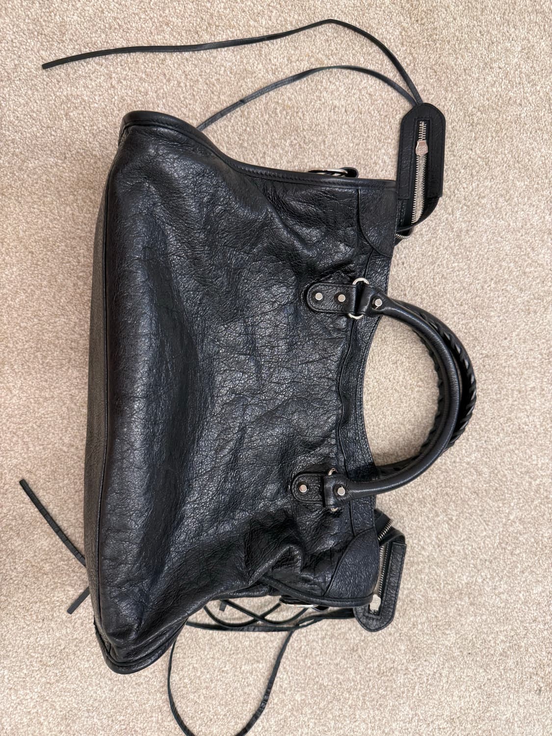 발렌시아가 시티 모터백 블랙 미디움 상품이미지9