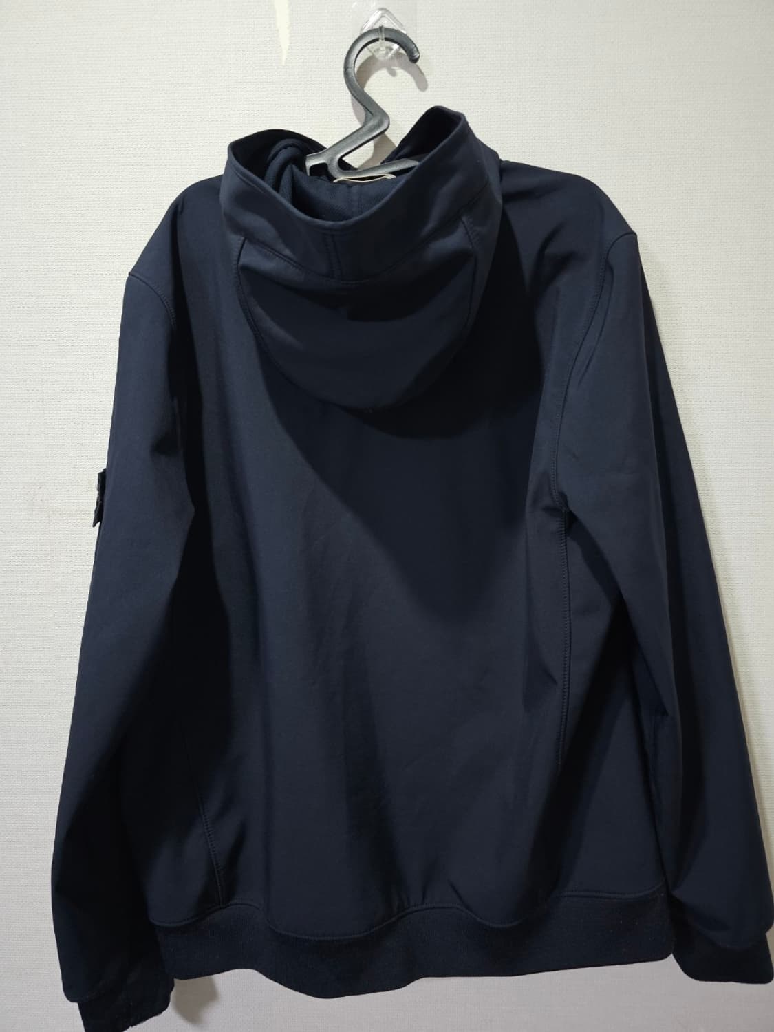 정품 20SS 스톤 소프트쉘 후드 점퍼 블랙 100 / L 상품이미지5