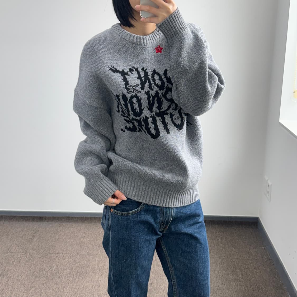 Ajobyajo 아조바이아조 블랙 레터링 그레이 니트 상품이미지2