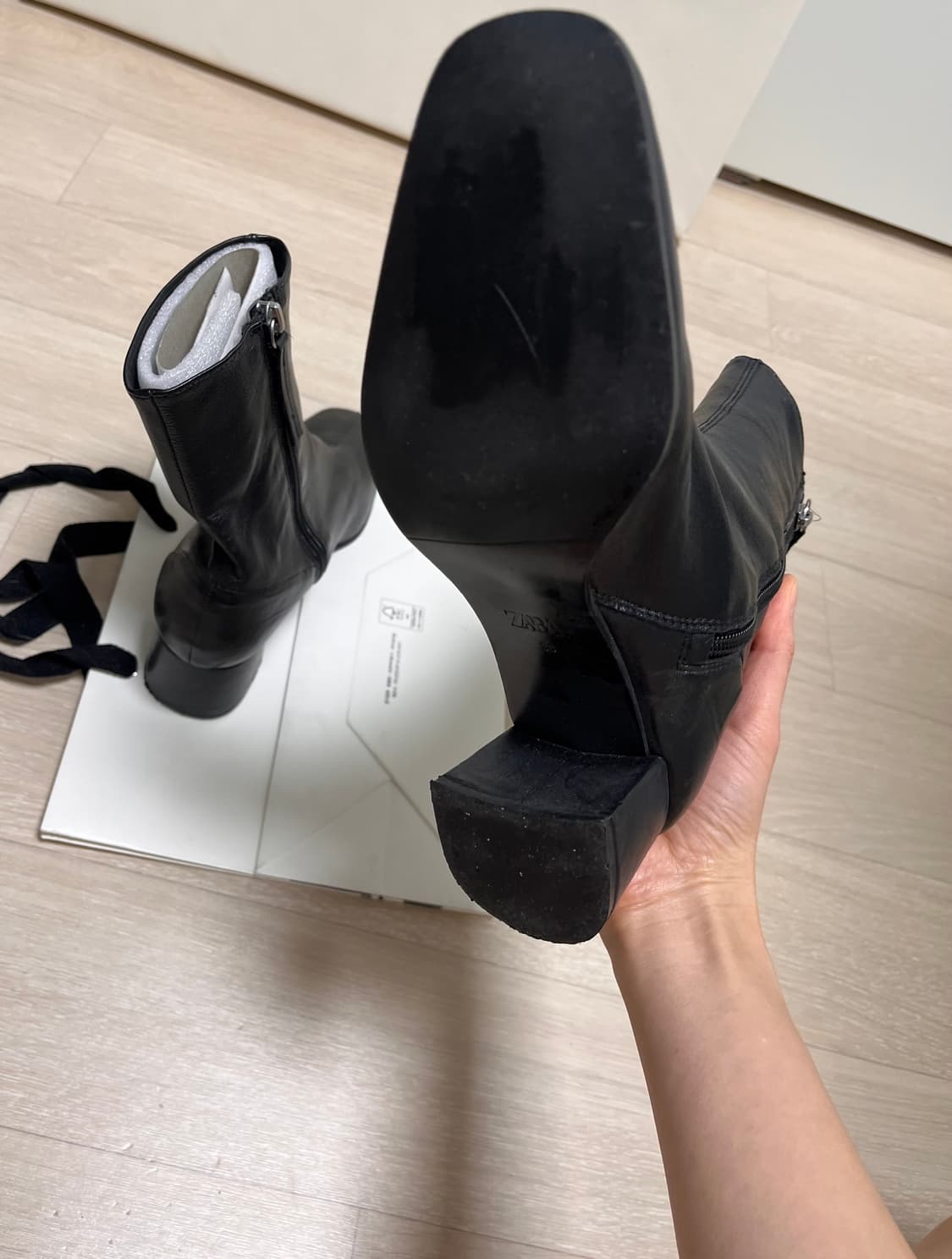 자라 블랙 레더 앵클 부츠 240 (36) 상품이미지6