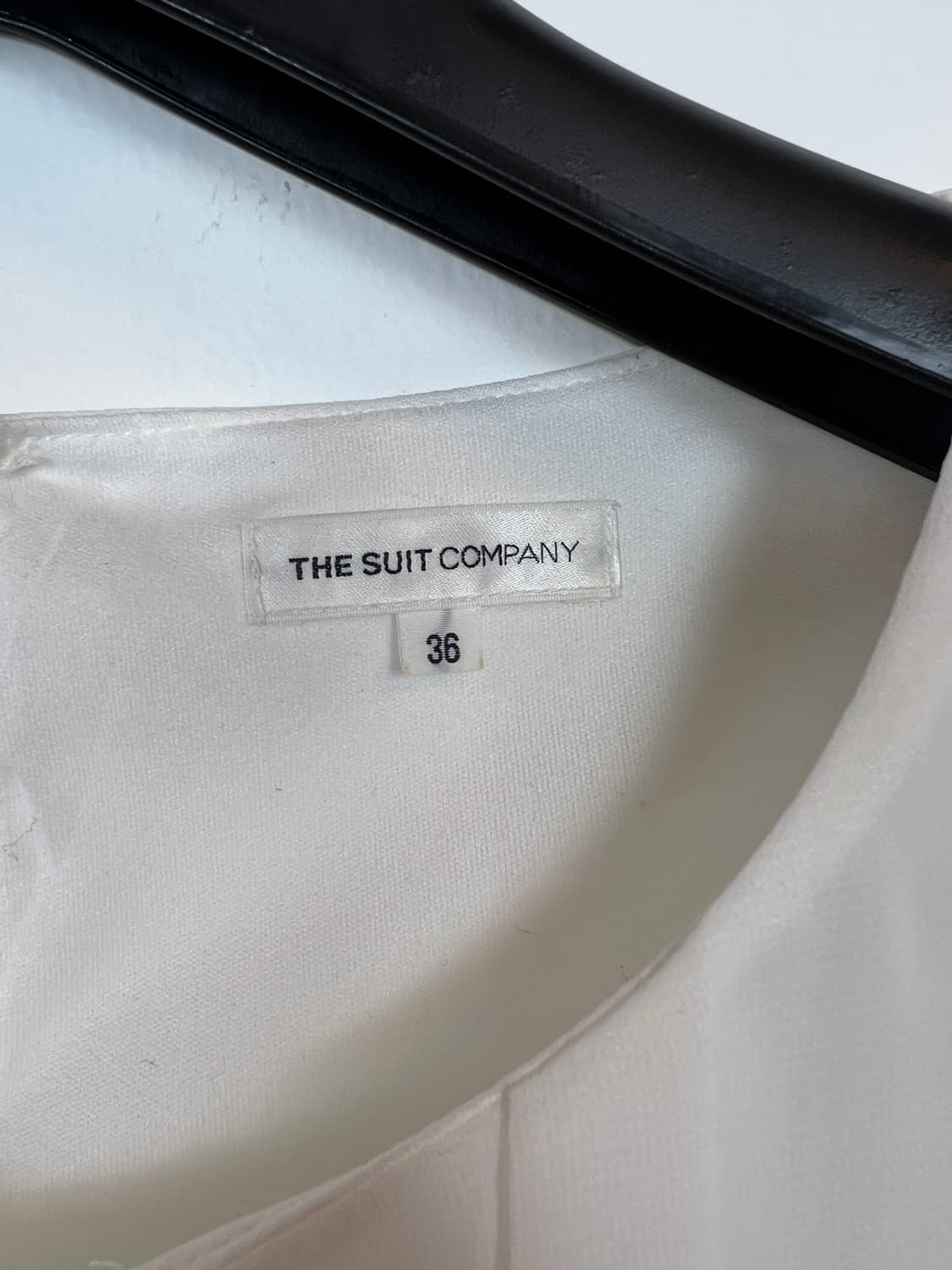 T111 THE SUIT COMPANY 흰색 블라우스 SIZE 36 상품이미지3
