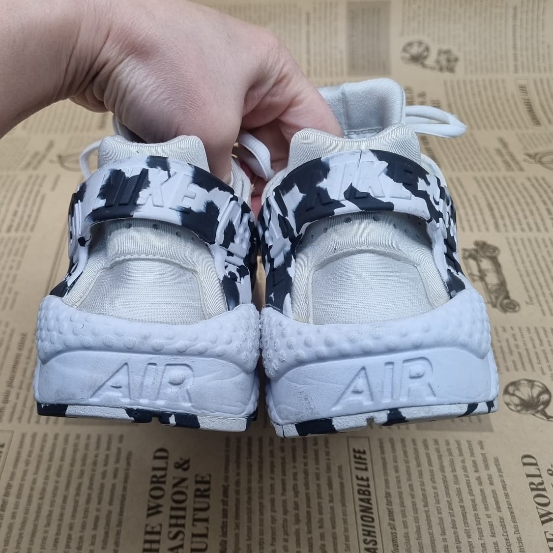 나이키 에어 허라취 여성운동화 실사이즈235 상품이미지4