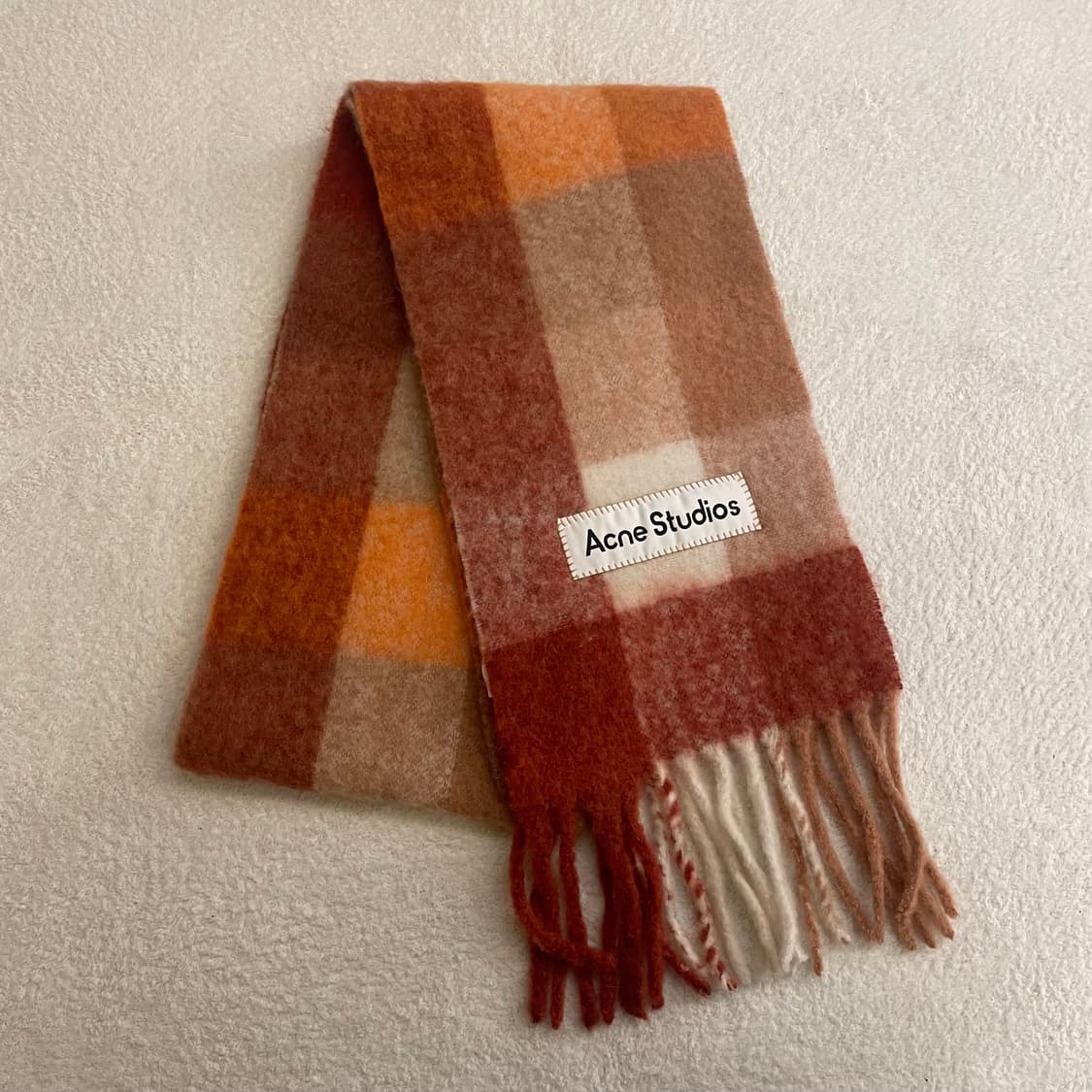 아크네스튜디오 레드체크 머플러 상품이미지2