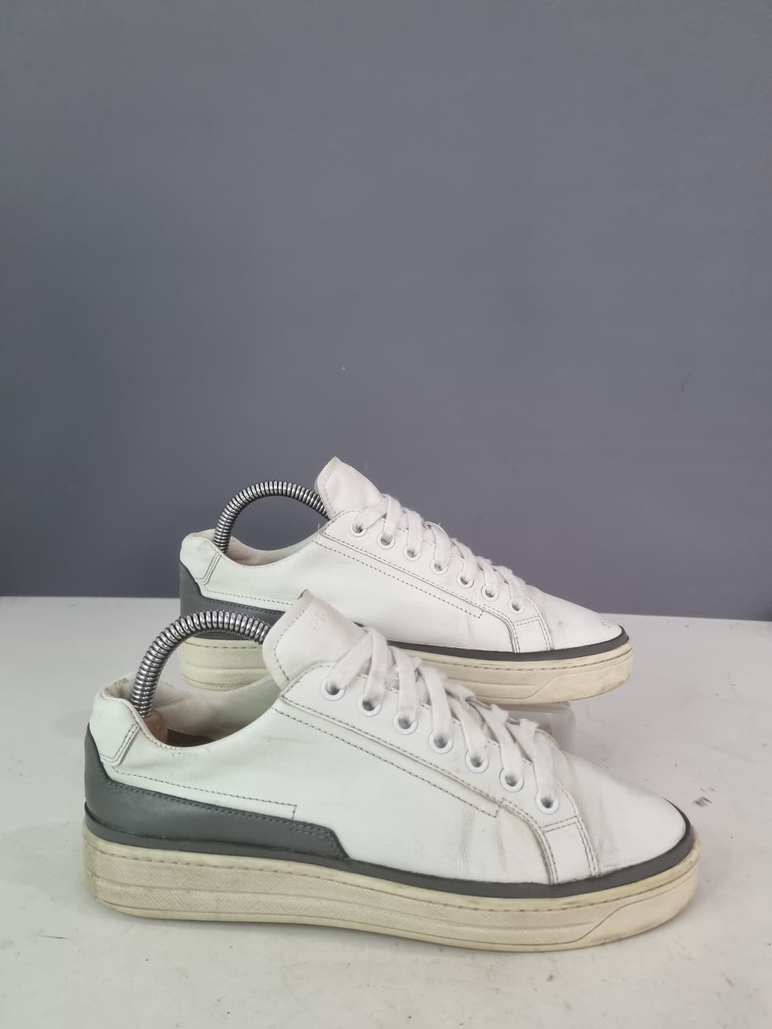 프라다 36.5 빈티지 스니커즈 상품이미지1