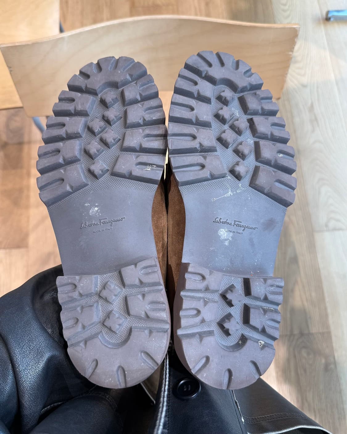 페라가모 브라운 코쿤 스웨이드 로퍼  상품이미지8