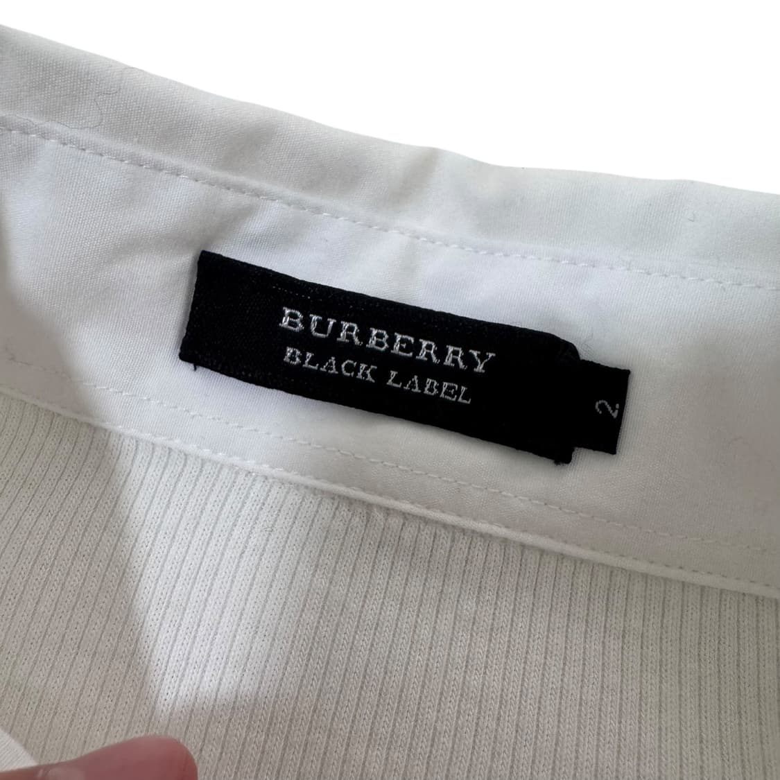 여성 버버리 블랙라벨 화이트 카라티 상품이미지5