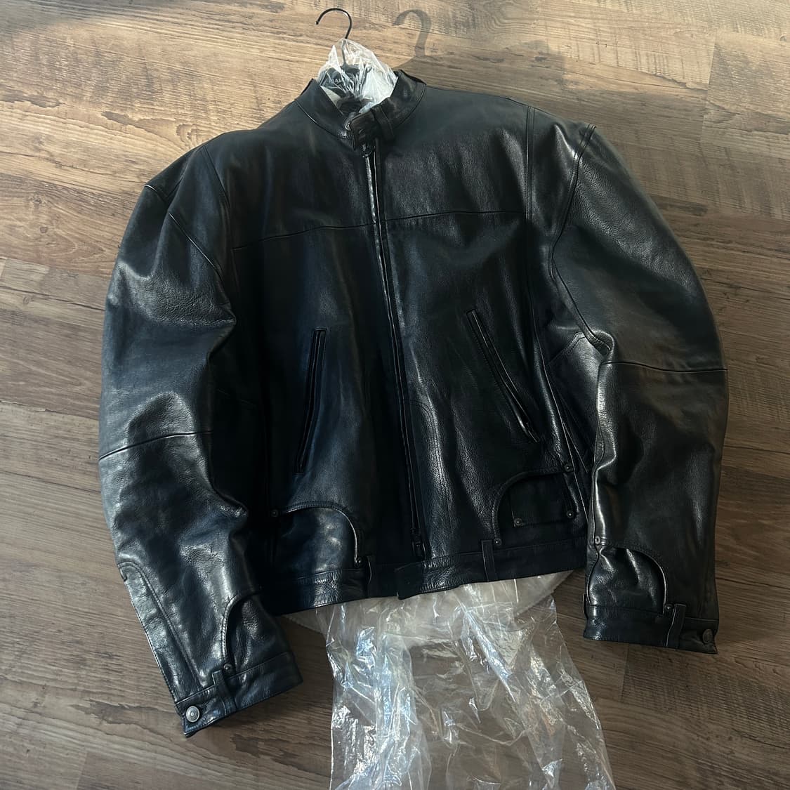 발렌시아가 디컨스트럭티드 레더 자켓 상품이미지6