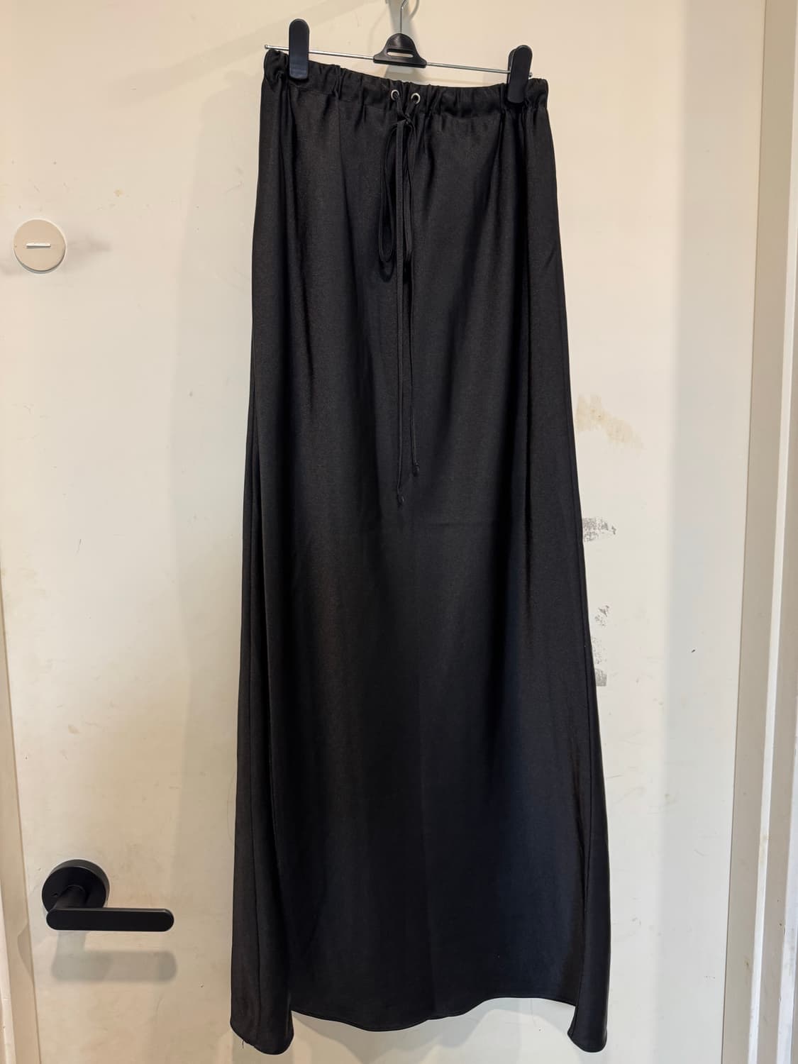 맹 meng 새틴 맥시 스커트 상품이미지4