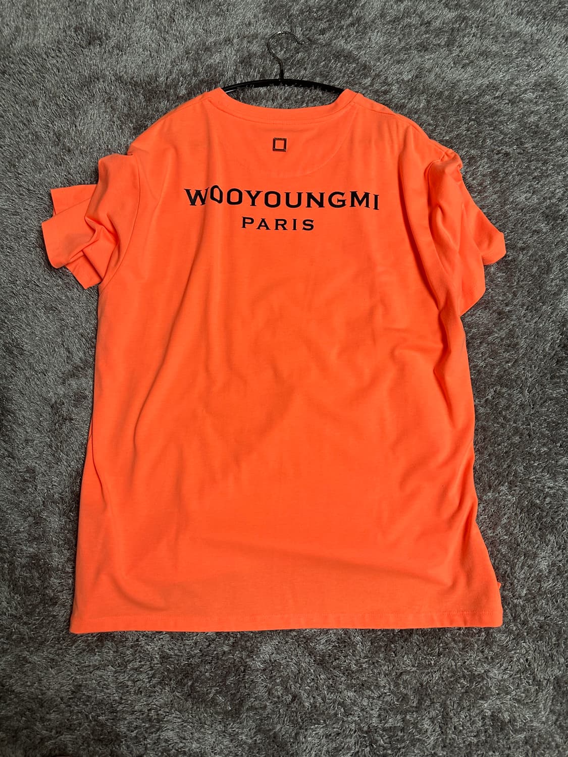 우영미 백로고 티셔츠 반팔 오렌지 형광 48 사이즈 상품이미지2