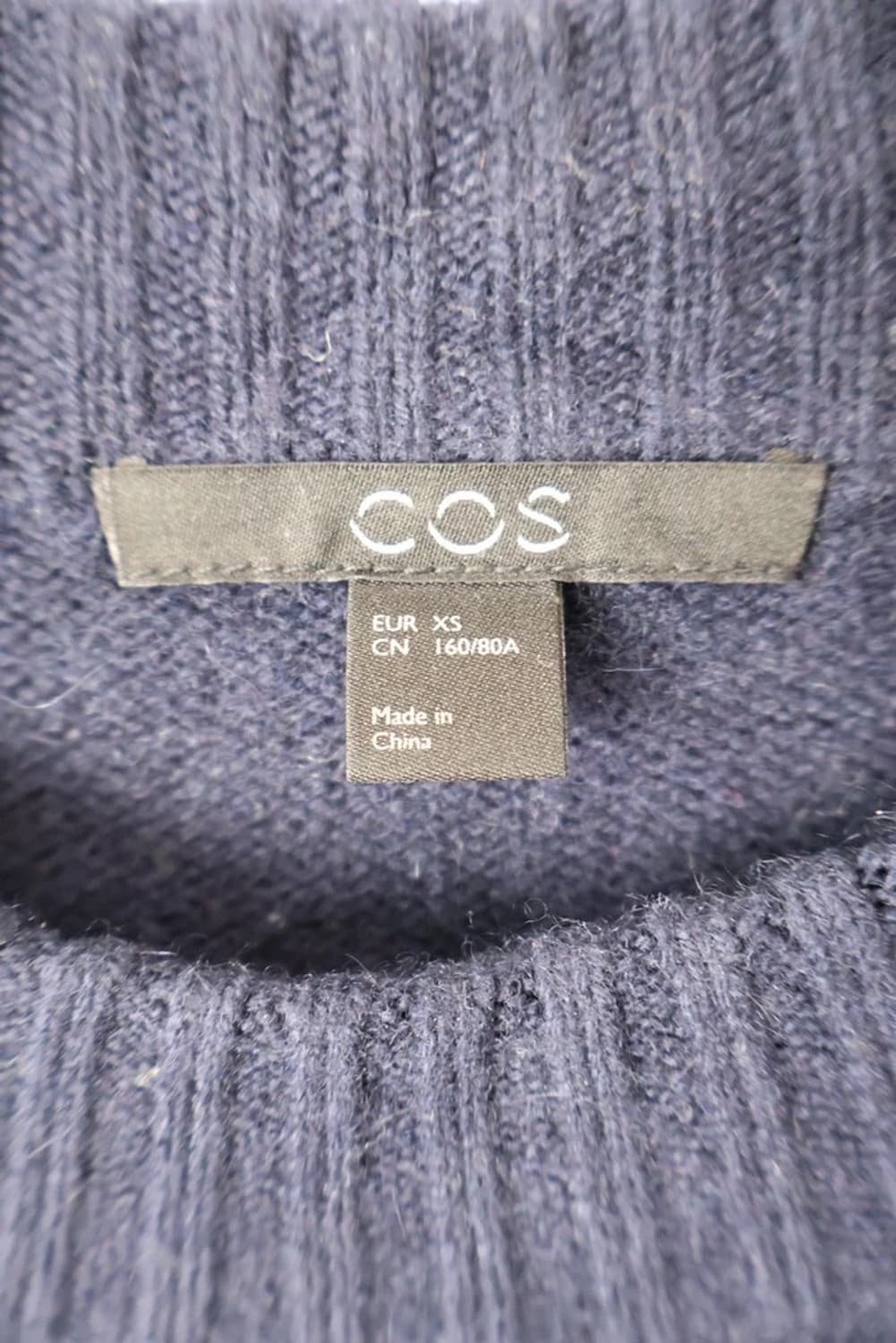 COS Navy Cashmere Crewneck Knit 상품이미지5