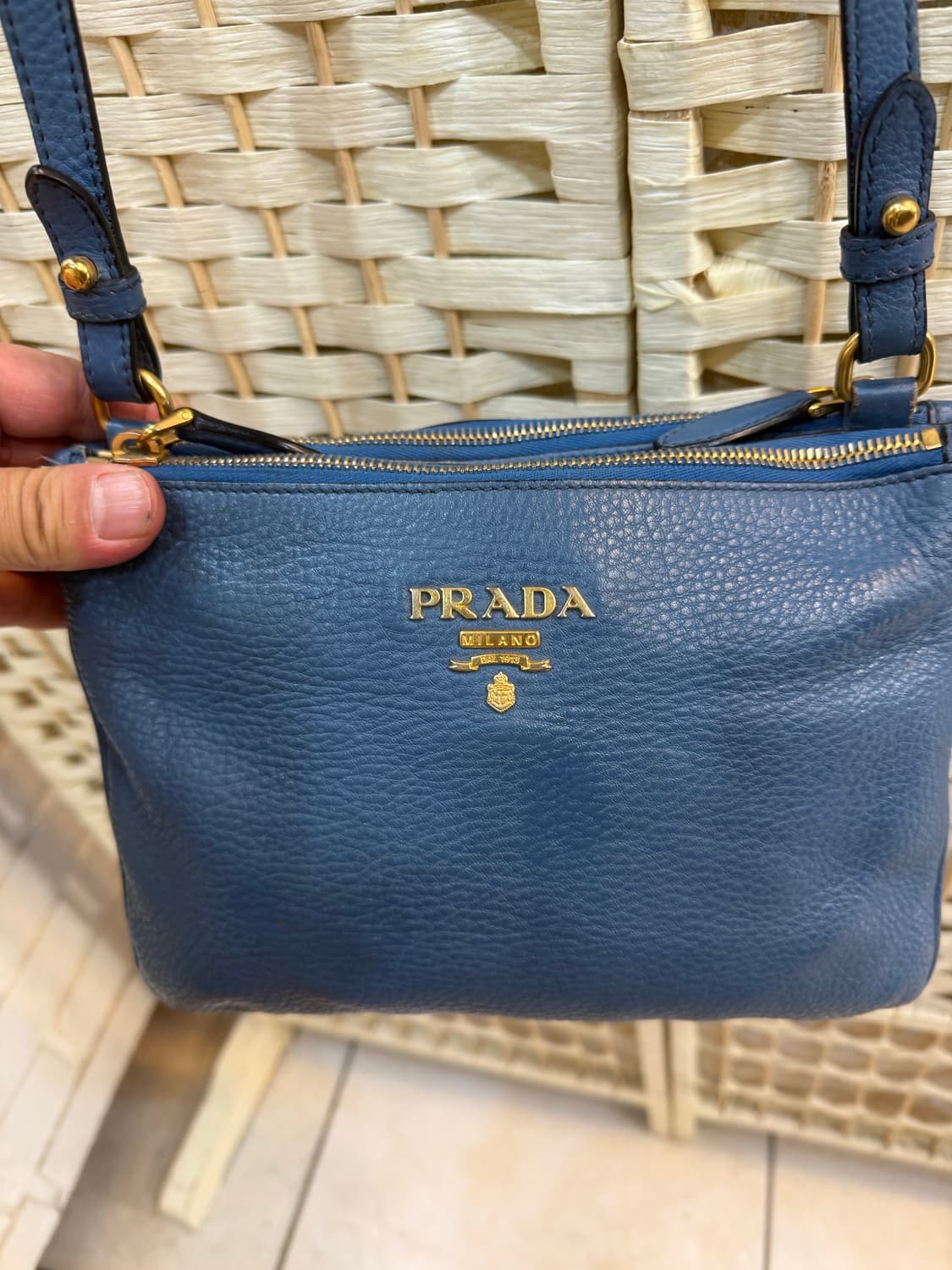 정품 프라다 비텔로 다이노 더블지퍼 크로스백 팝니다 상품이미지2