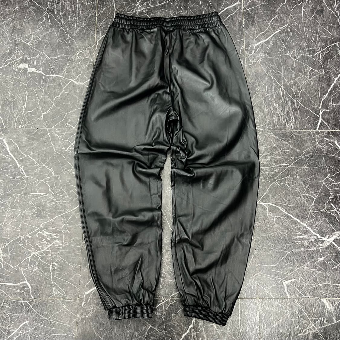 아디다스 블랙 삼선 조거 레더 트랙 팬츠 상품이미지5