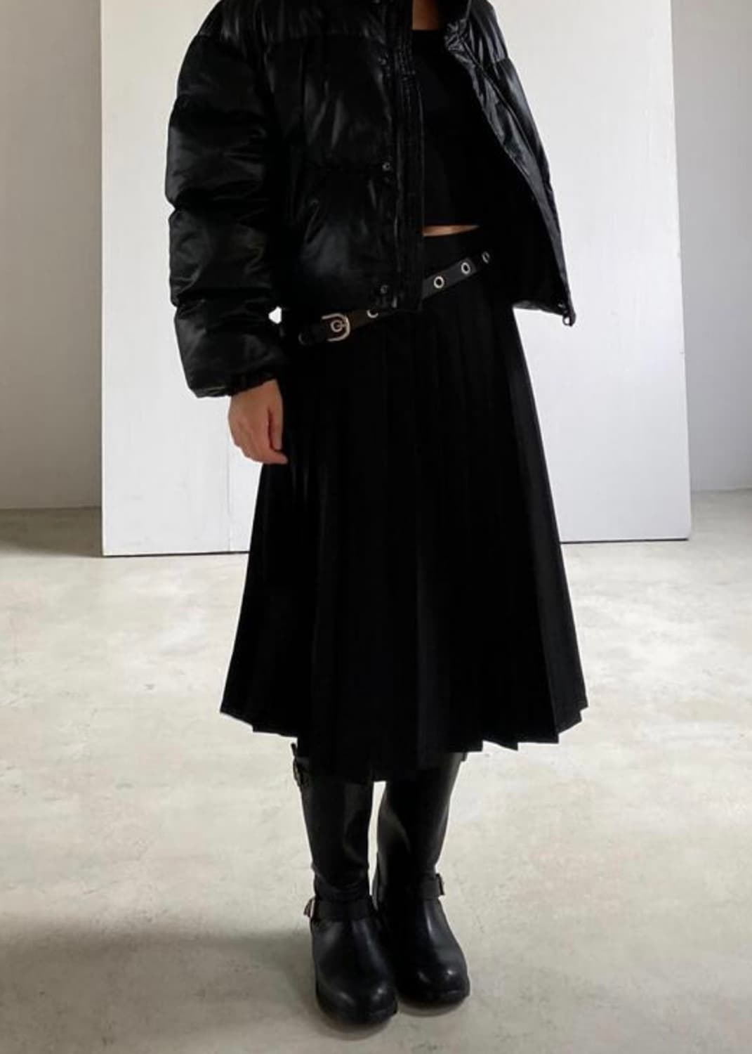 어나더랭귀지 플리츠스커트 블랙 상품이미지3