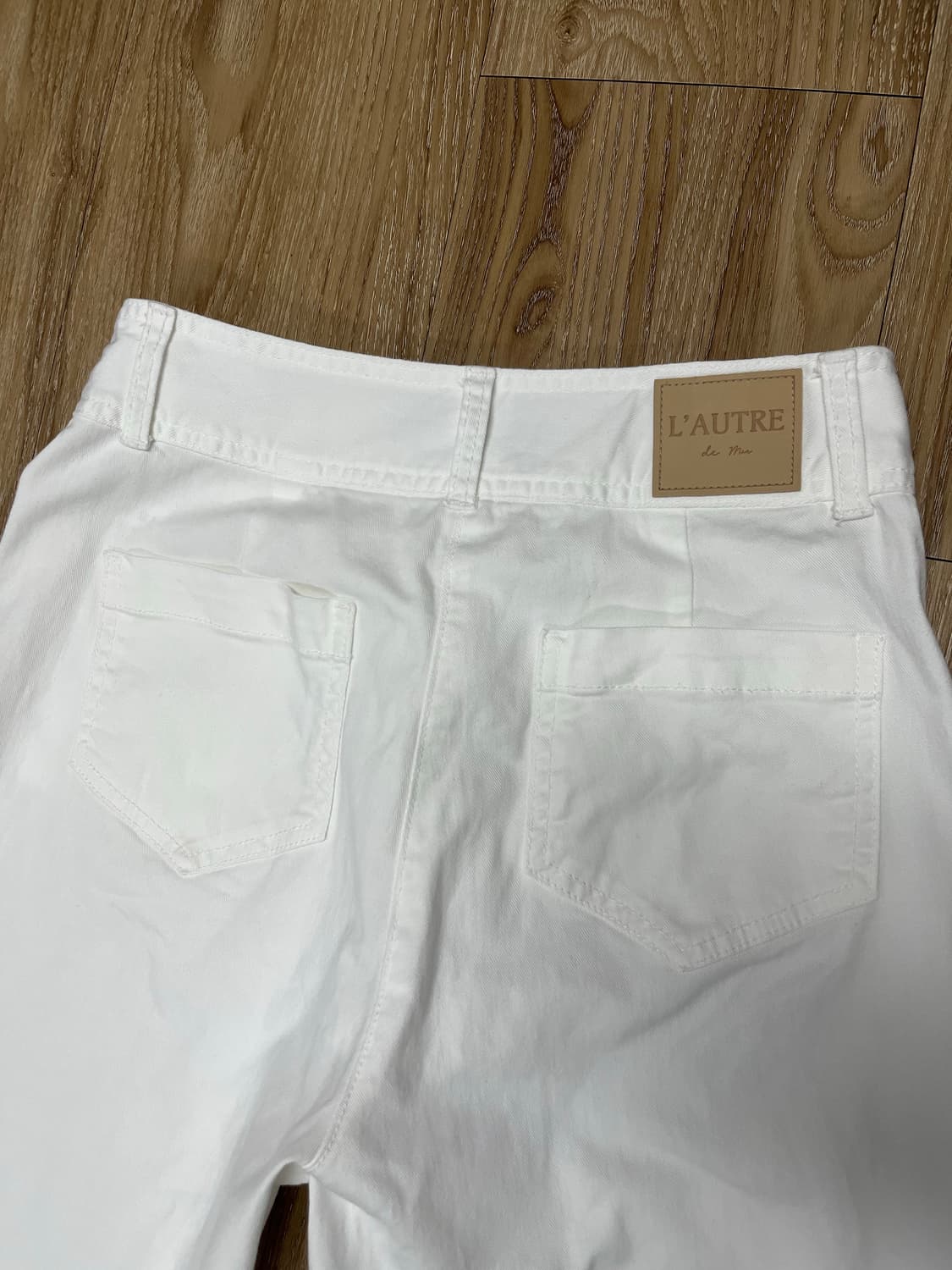 로트르드민 와이드 플레어 화이트 청바지 27 상품이미지2