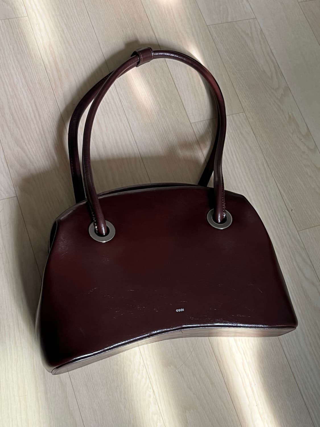 오소이 써클 브로트백 브라운 상품이미지5