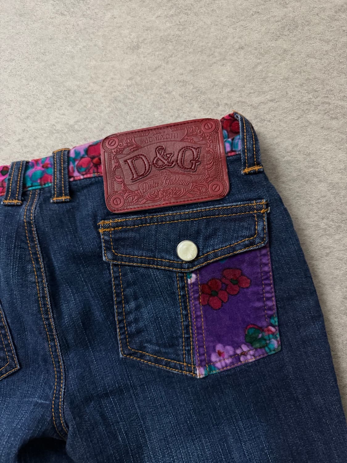 D&G 플라워 패턴 부츠컷 데님팬츠 상품이미지5
