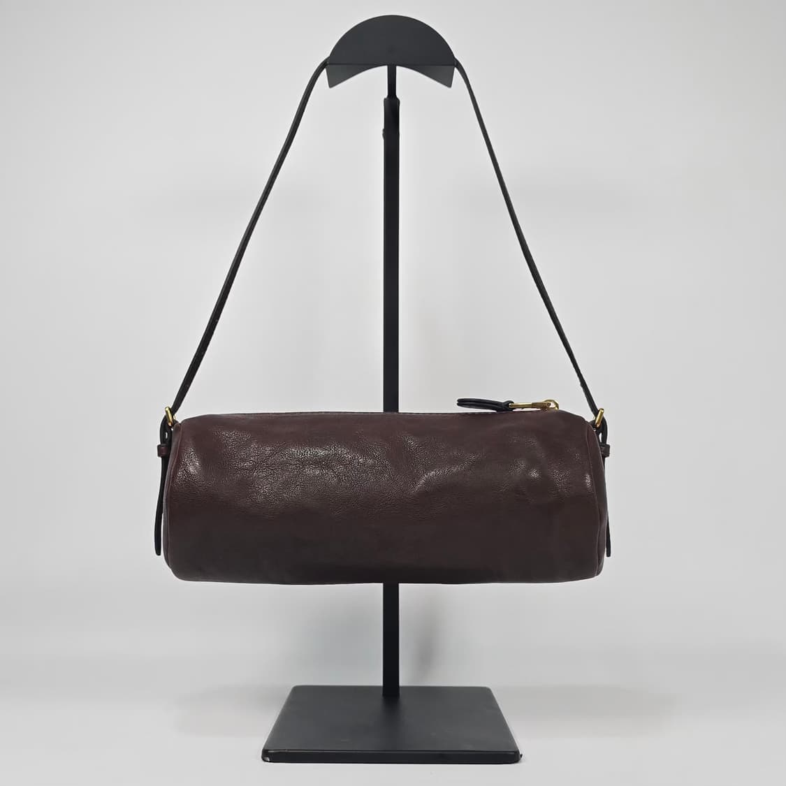 미우미우 나파 레더 파우치 숄더백 상품이미지3