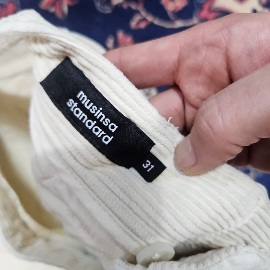 무신사스탠다드 23FW 핀턱 코듀로이 팬츠 31size 상품이미지6