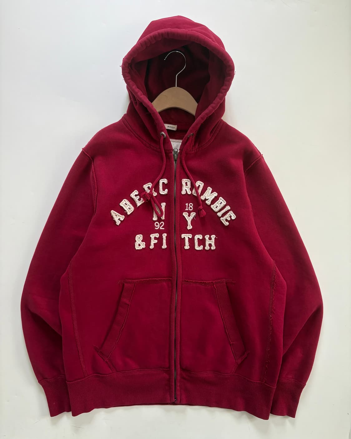 Abercrombie&Fitch 아베크롬비 버건디컬러 아플리케로고 후드집 상품이미지4