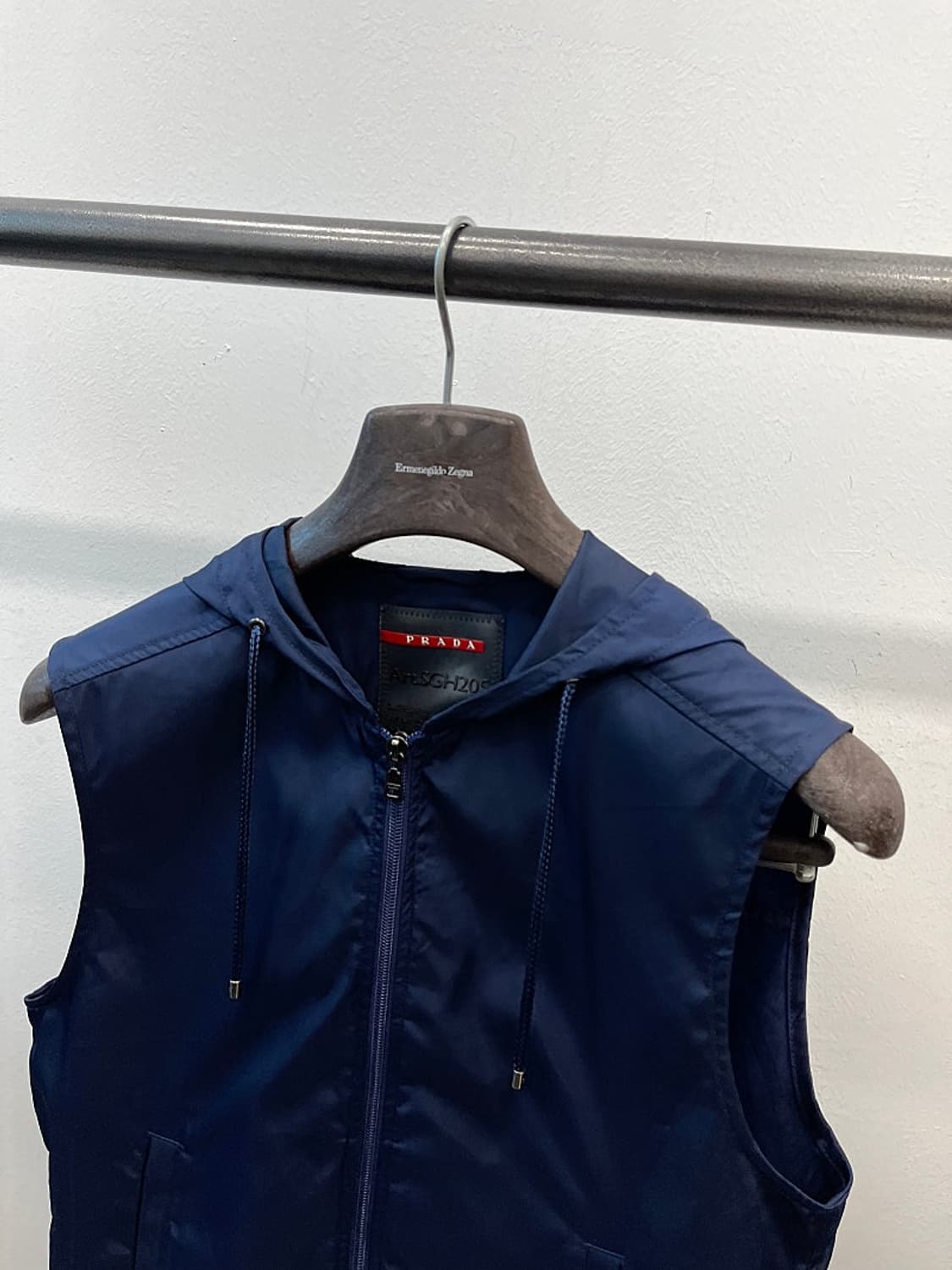 95) 프라다 리나일론 후드 베스트  상품이미지2