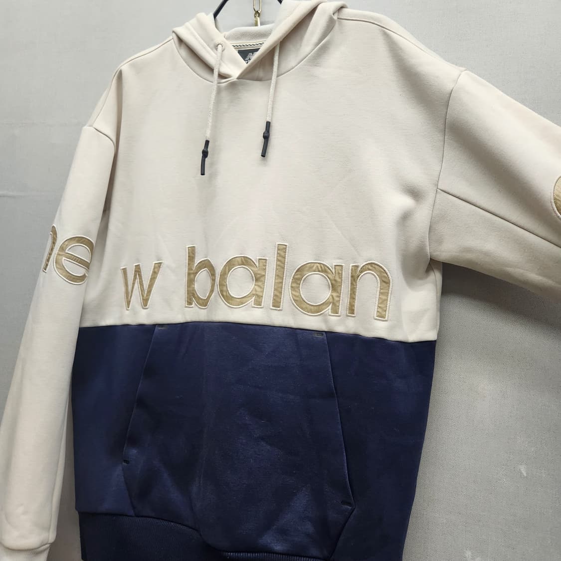 뉴발란스 배색 레터링 자수 빅로고 후드티 XL 상품이미지2