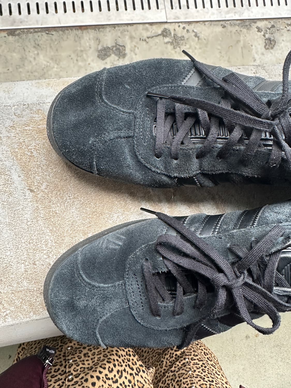 아디다스 운동화 275 블랙 스웨이드 상품이미지6