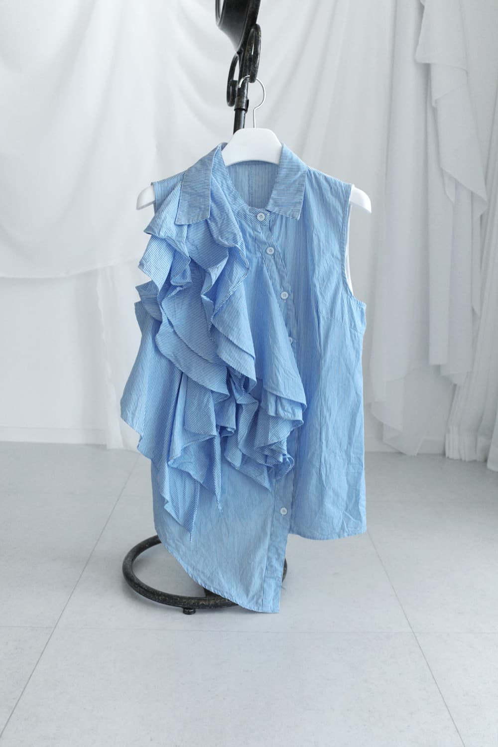 frill sleeveless shirt  상품이미지1