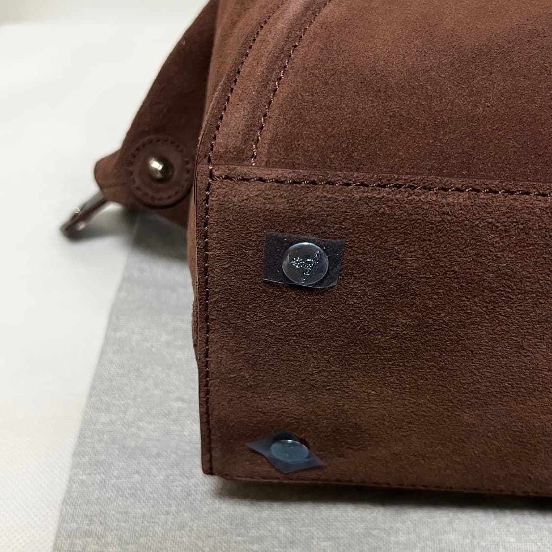 비비안웨스트우드 25fw Shirley 스몰 스웨이드 토트백/브라운 상품이미지6