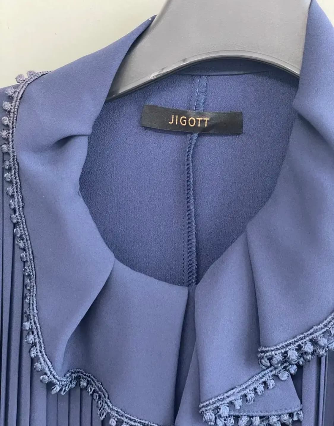 지고트(JIGOTT) 정품, 디테일이 정말 고급스러운 네이비 컬러 플리츠 상품이미지7