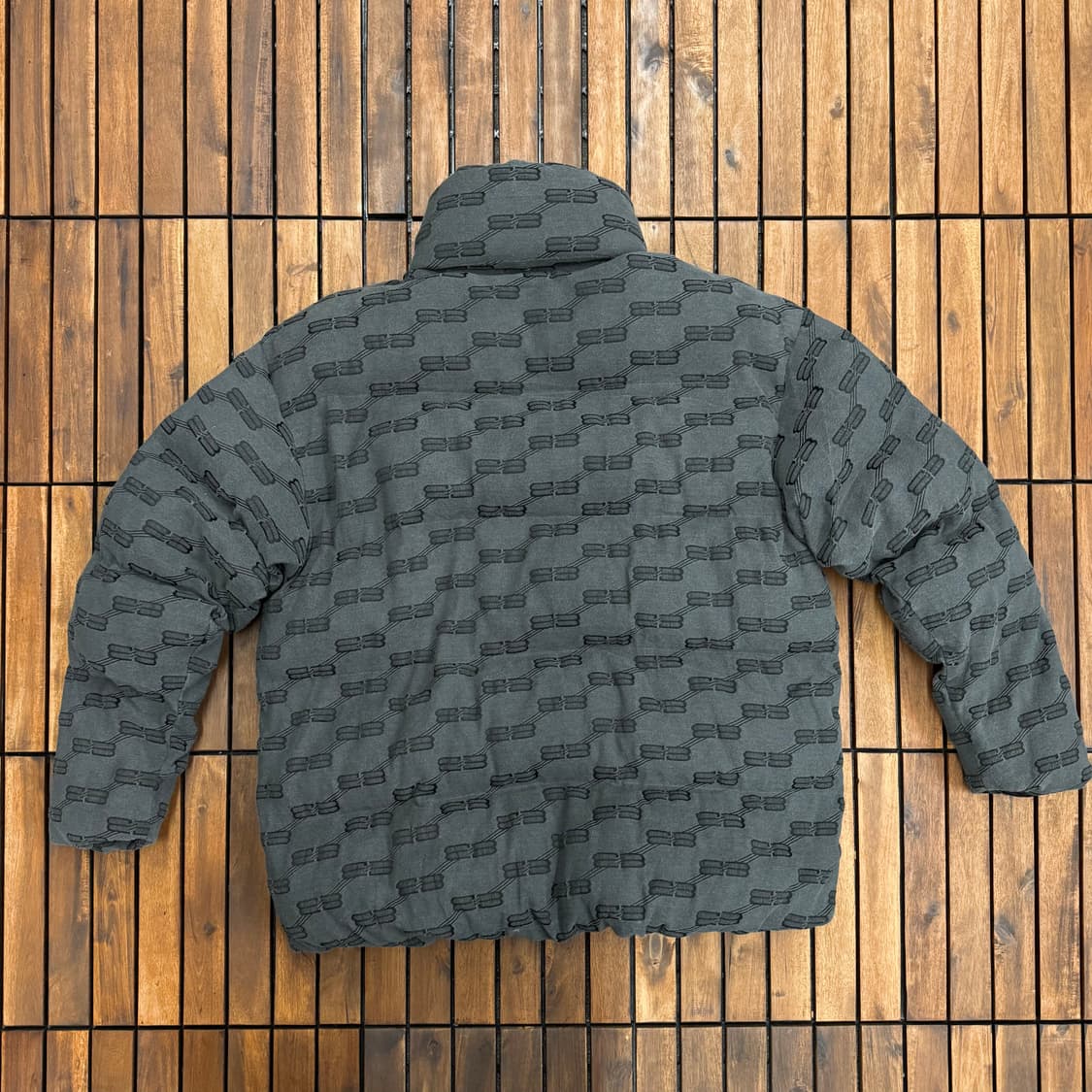 발렌시아가 BB 모노그램 푸퍼 그레이 made in ITALY (XL) 상품이미지6