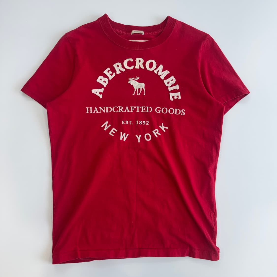 Abercrombie 아베크롬비 스펠아웃 로고 레드 반팔 상품이미지3