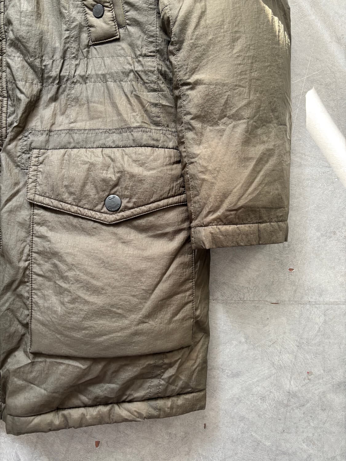 C.P. Company CP 컴퍼니 카키브라운 고글 다운 패딩 상품이미지6